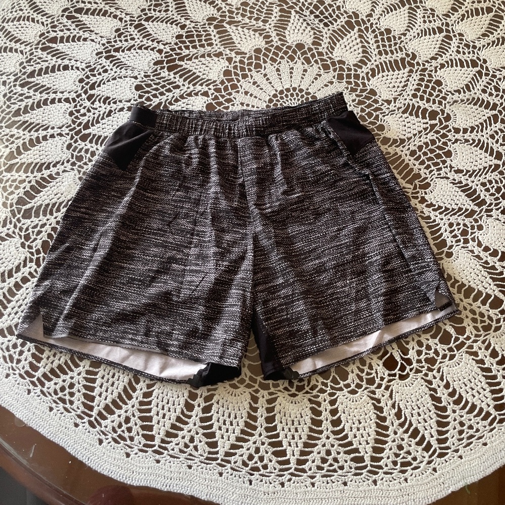 Lululemon shorts, size XL, great condition